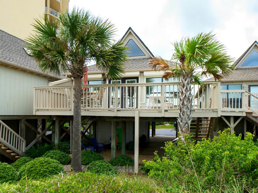 Molokai Villas in Perdido Key have the old Florida charm with beach and boating facilities